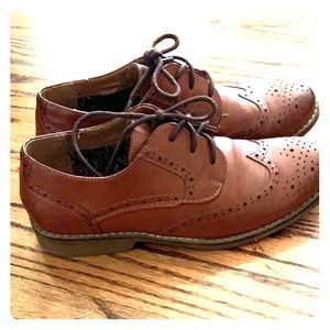 Men’s 6M I.D. Required Wingtip Dress Shoes